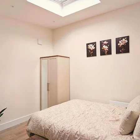 Garden With Private Entrance Apartment